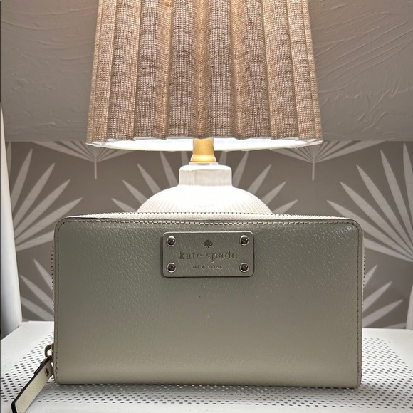 kate spade Handbags - Kate Spade Cream Wallet